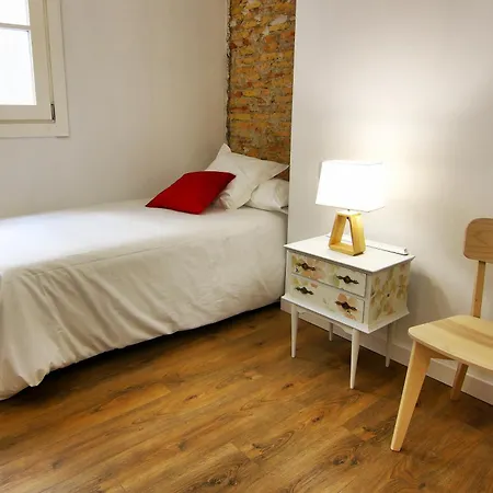 Almada - Calle Alfonso - Plaza Sas Apartman