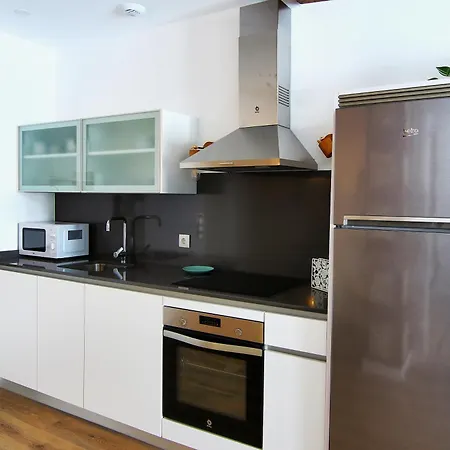 Almada - Calle Alfonso - Plaza Sas Apartman